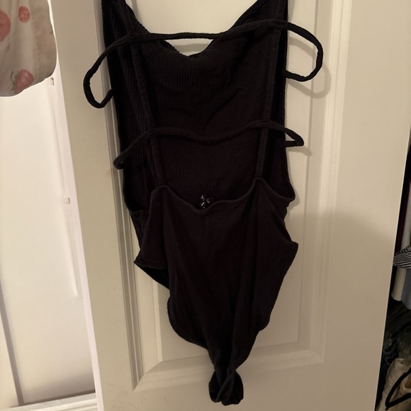Urban Outfitters Kids Black Bodysuit - Picture 2 of 2